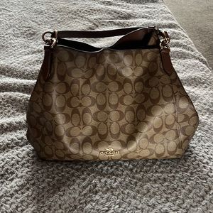 Womens coach purse.
